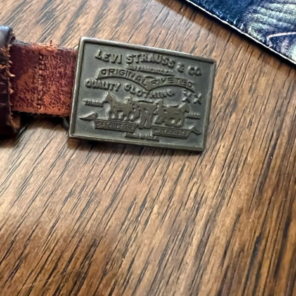 Women’s vintage small Levi’s Belt Buckle.